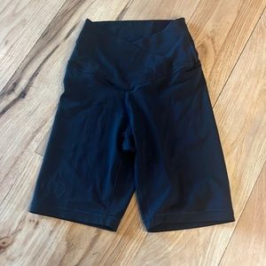 black offline aerie biker shorts. no pockets. size: small.